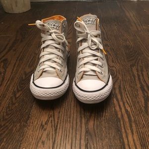 Converse Looney Tunes Bugs Bunny sneakers